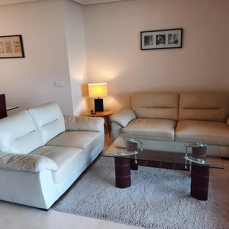 Salinas Apartment *